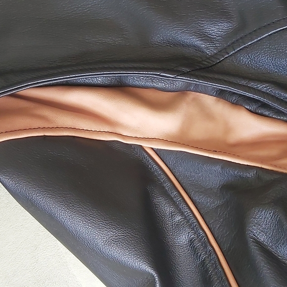 Leather jacket - Picture 5 of 11